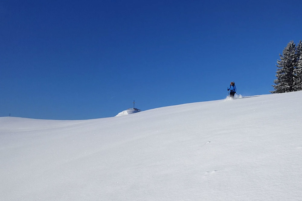 Schneeschuhwandern Allgäu mit Panorama
