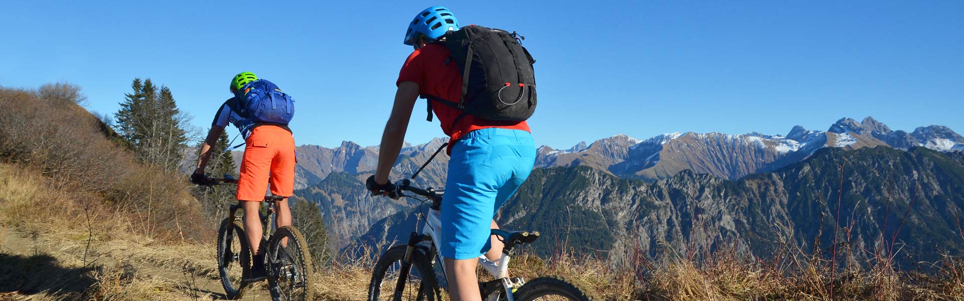 MTB Technik und Berghütten Übernachtung auf einer Allgäuer Berghütte. Mit dem MTB rauf zur Berghütte und geniale super Trails am nächsten Tag ins Tal zurück. Ob Downhiller oder Trail Biker alles is cool !